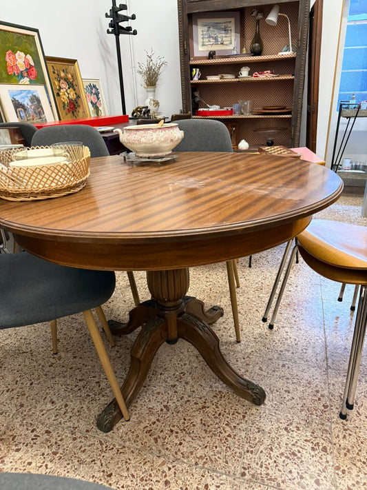 Taula rodona de fusta