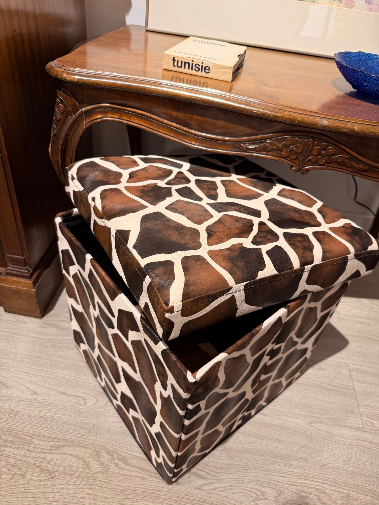 Puff estampat de jirafa amb emmagatzematge