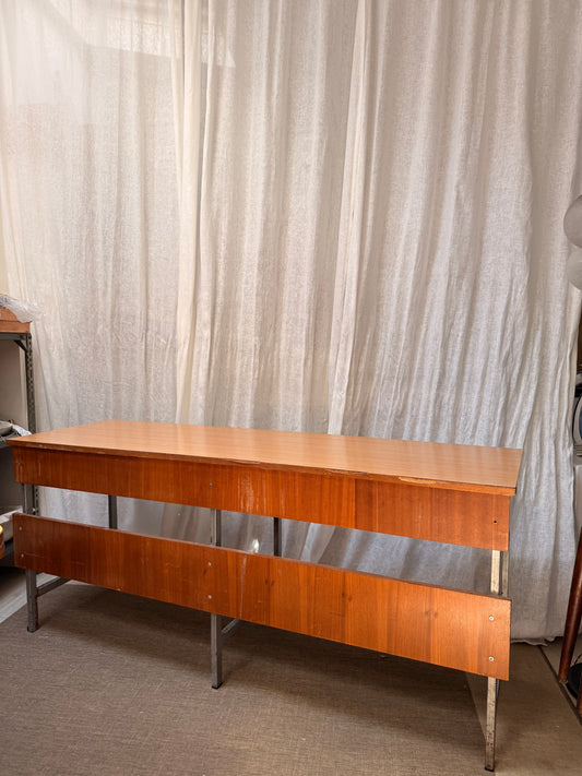 Escriptori vintage d’institut