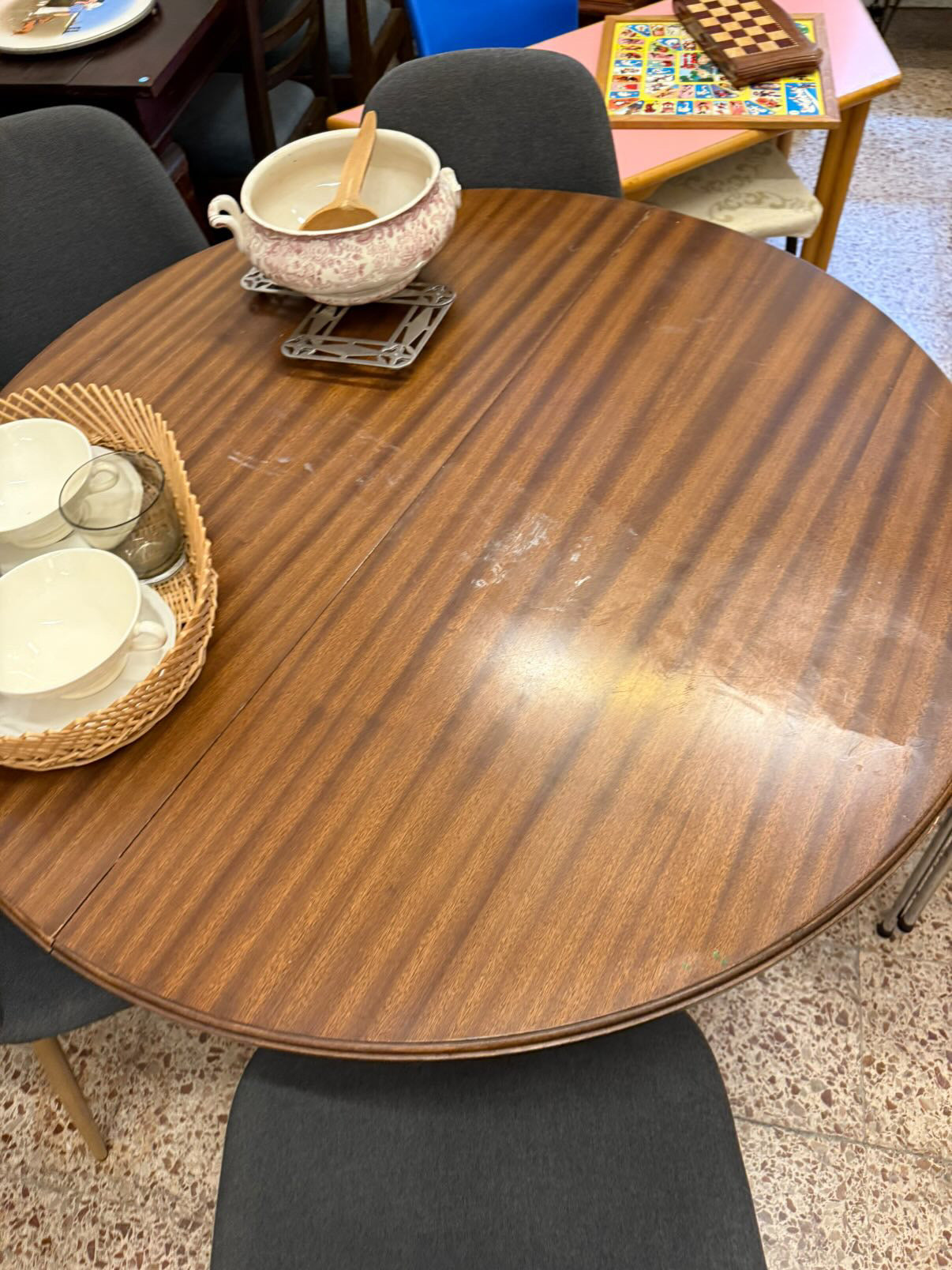 Taula rodona de fusta