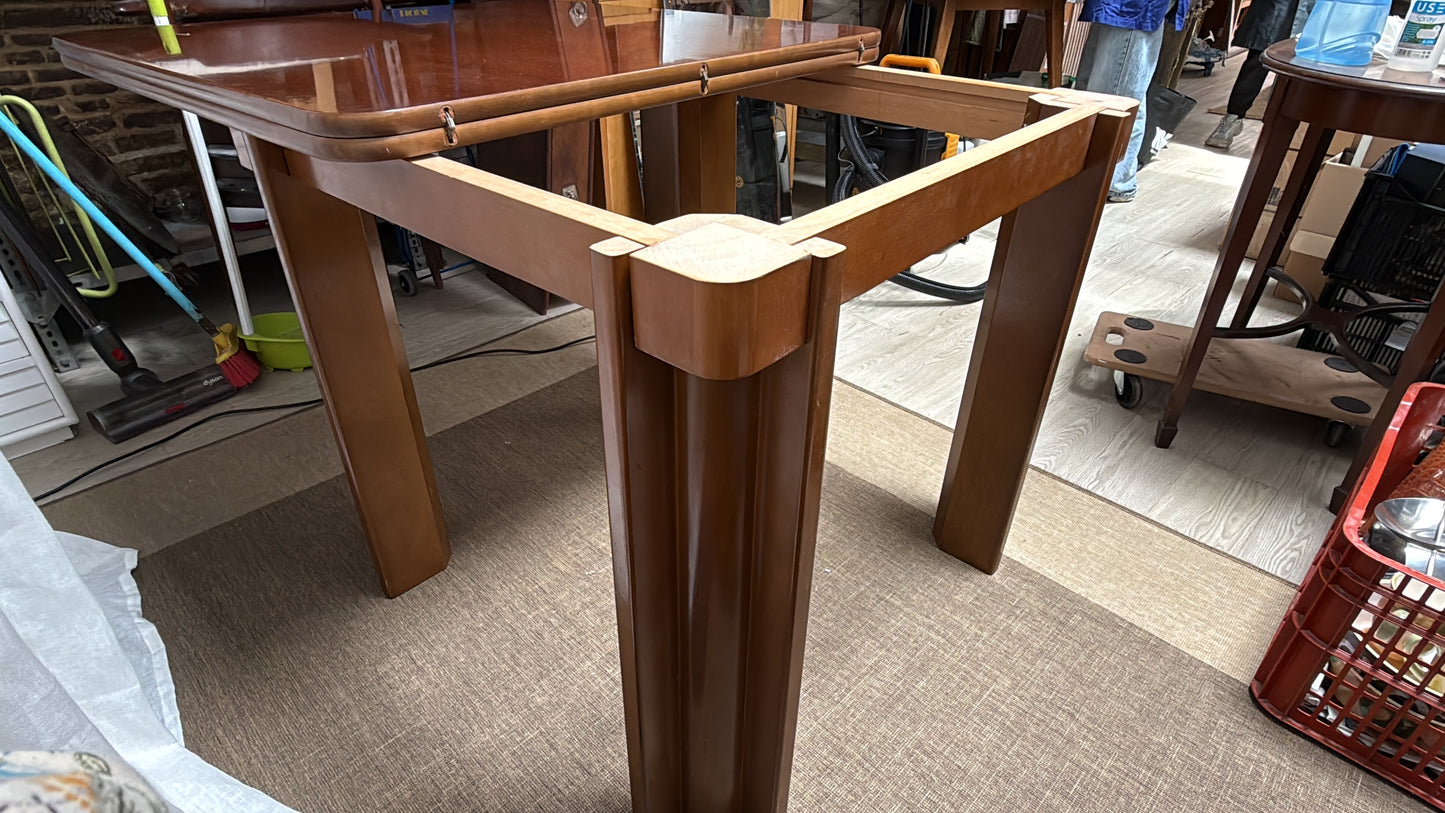 Taula de menjador quadrada extensible