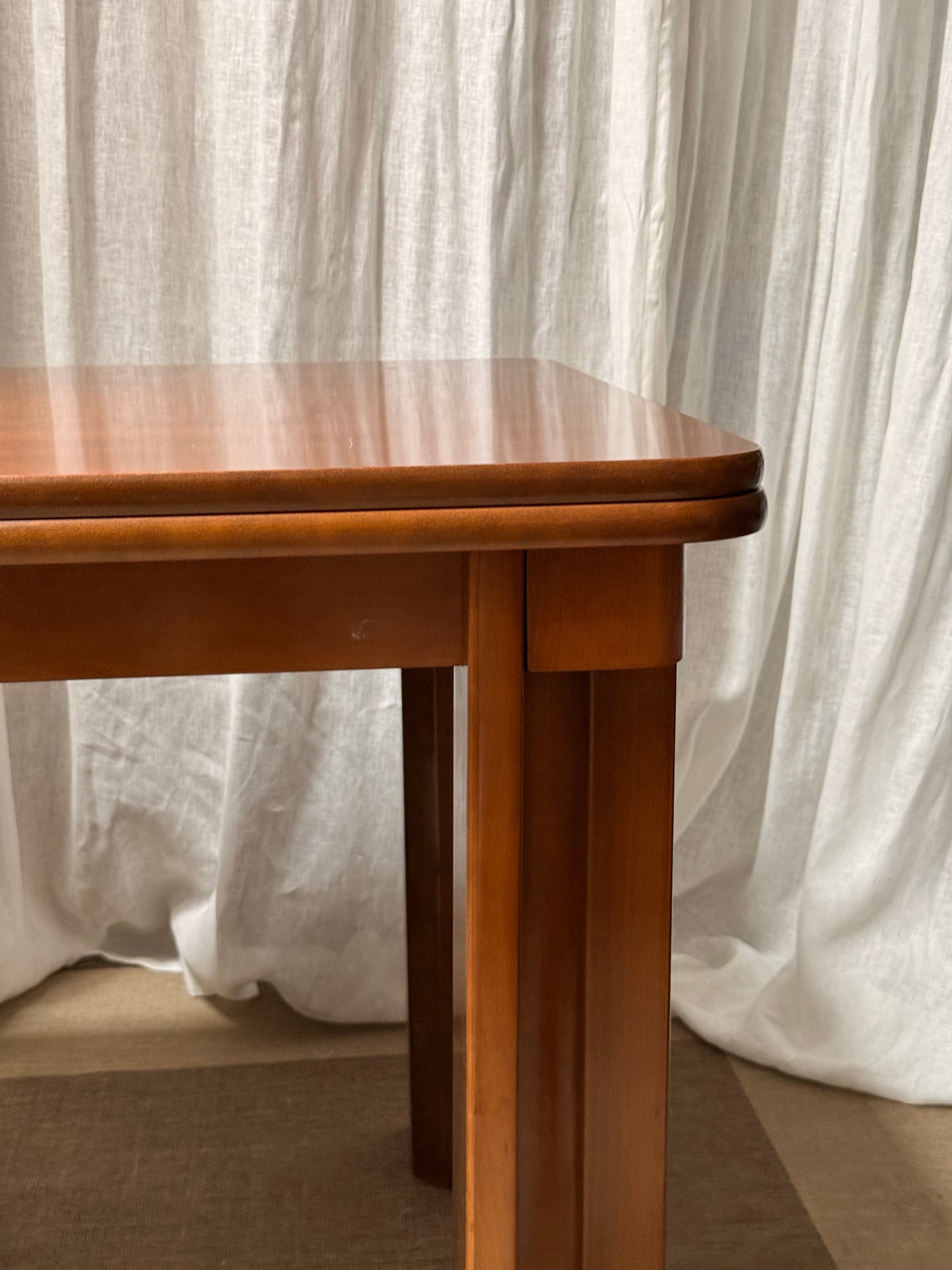 Taula de menjador quadrada extensible