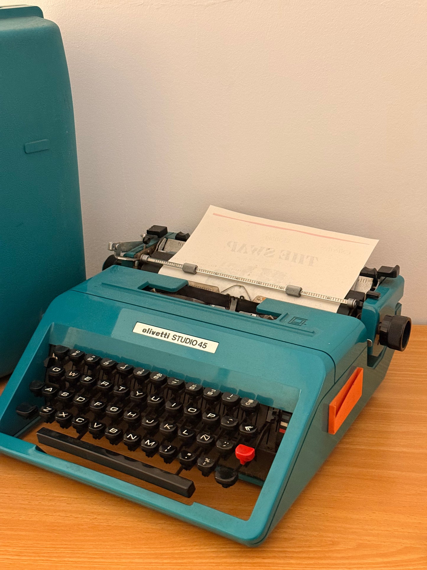 Maquina escriure Olivetti 45 amb maletí
