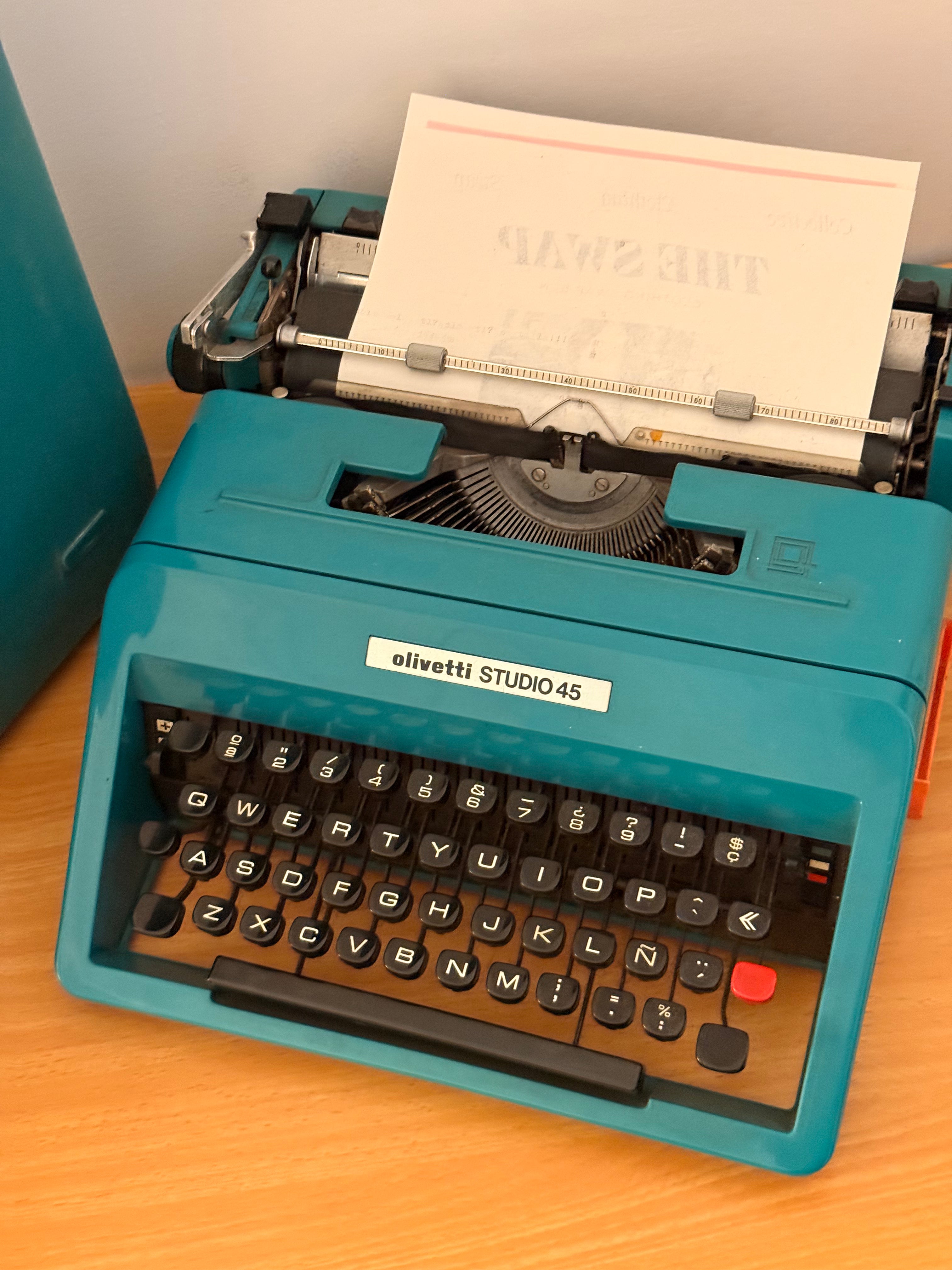 Maquina escriure Olivetti 45 amb maletí