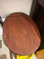 Taula ovalada